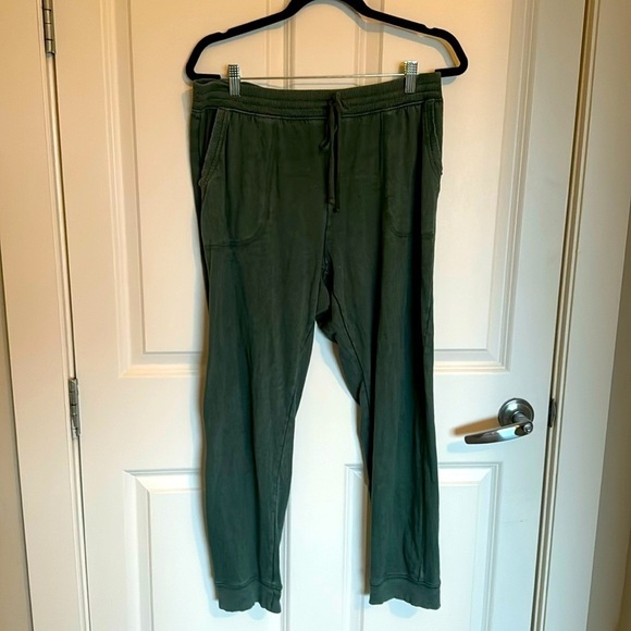 GAP Pants - Dark green gap loose fitting jogger, size medium